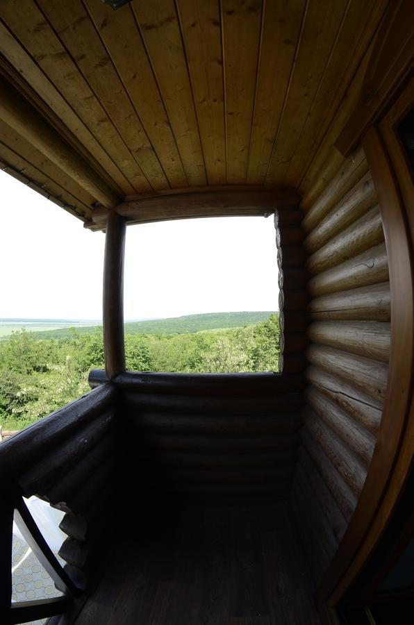 Curtea Boierului Hotel Peresecina Экстерьер фото